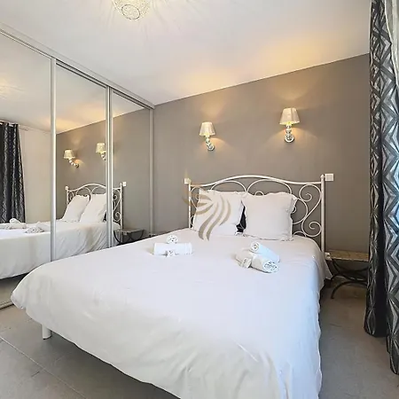 2-bedroom - Sleeps 4 - Sea View * Fréjus