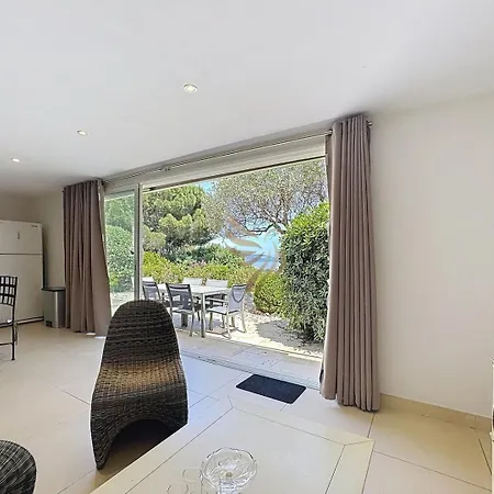 2-bedroom - Sleeps 4 - Sea View * Fréjus