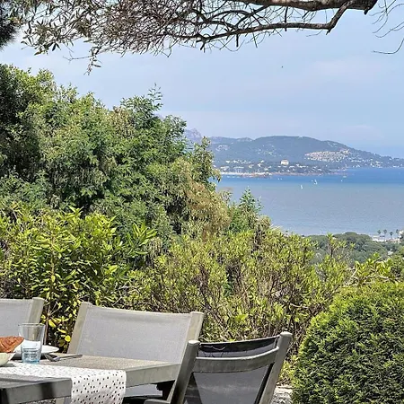 2-bedroom - Sleeps 4 - Sea View *