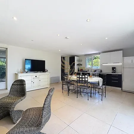 Apartamento 2-bedroom - Sleeps 4 - Sea View *