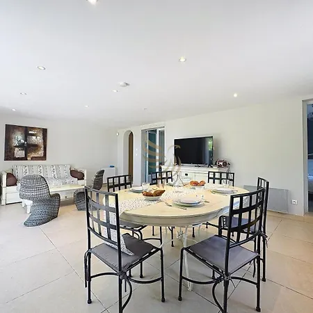 Apartamento 2-bedroom - Sleeps 4 - Sea View