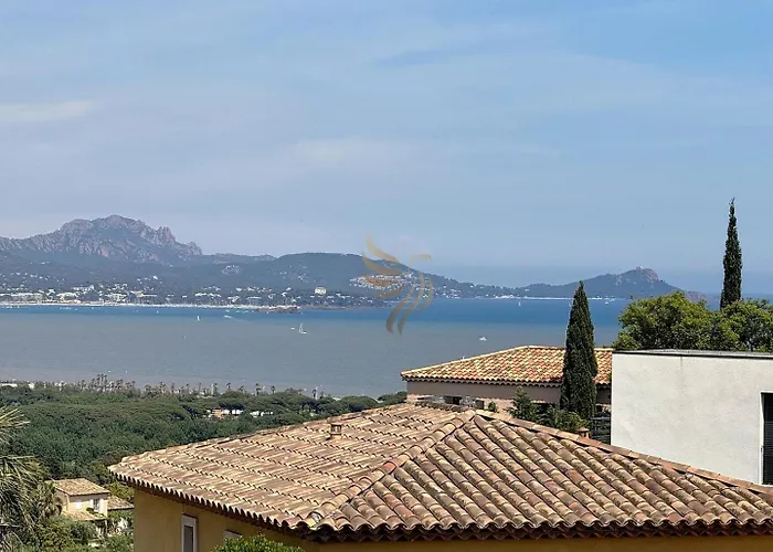 2-bedroom - Sleeps 4 - Sea View * Fréjus