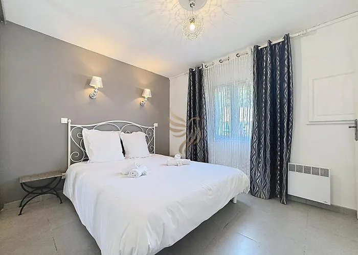 2-bedroom - Sleeps 4 - Sea View Appartement *