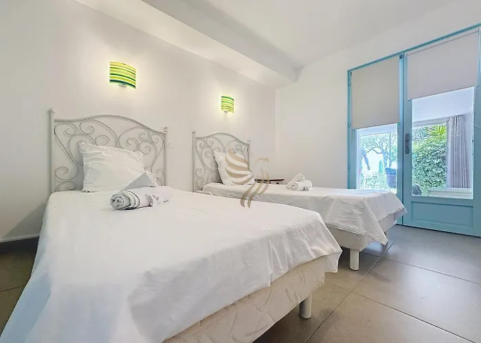 Appartement 2-bedroom - Sleeps 4 - Sea View