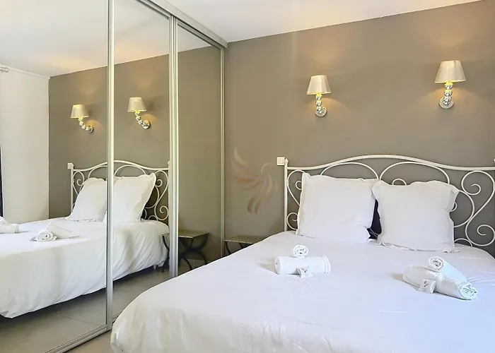 2-bedroom - Sleeps 4 - Sea View * Fréjus