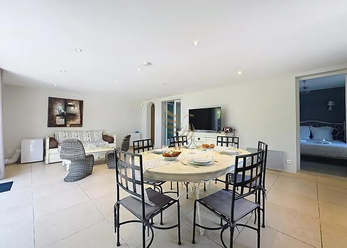 Appartement 2-bedroom - Sleeps 4 - Sea View