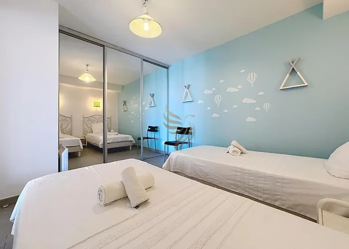 2-bedroom - Sleeps 4 - Sea View * Fréjus