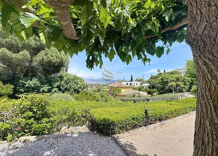 Appartement 2-bedroom - Sleeps 4 - Sea View *