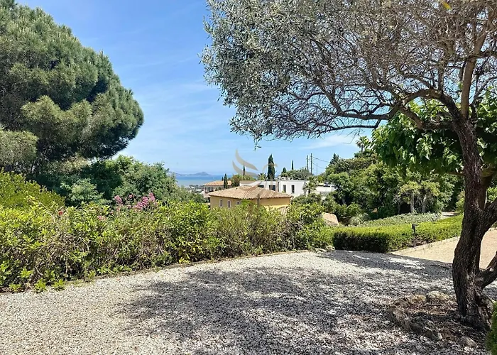 2-bedroom - Sleeps 4 - Sea View Appartement *
